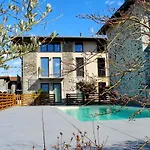 Leonardo Apartment
