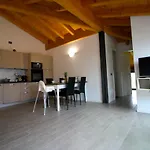 Leonardo Apartment