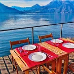 Varenna Pieds Dans L\'Eau