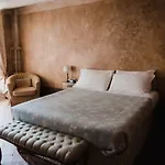 Regina Teodolinda Suites