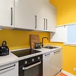 West-Park Suite With Parking By Holiday Solutions