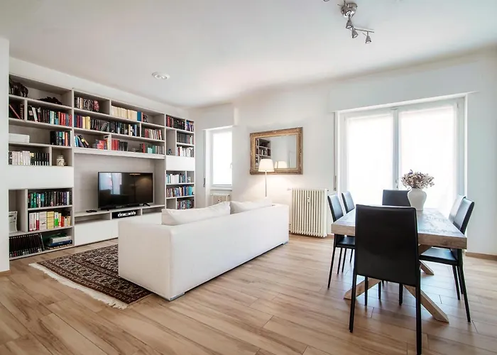 Piazza Roma Lake Como Terrace - By House Of Travelers