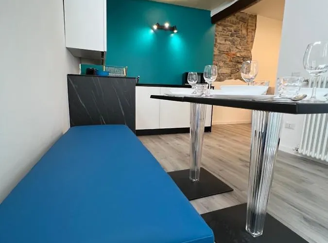 Blue Sapphire Como Cozy Flat In Center Of City