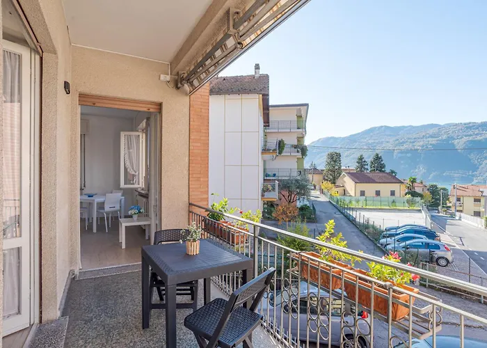 Cosy Apartment With 2 Balconies In Lierna