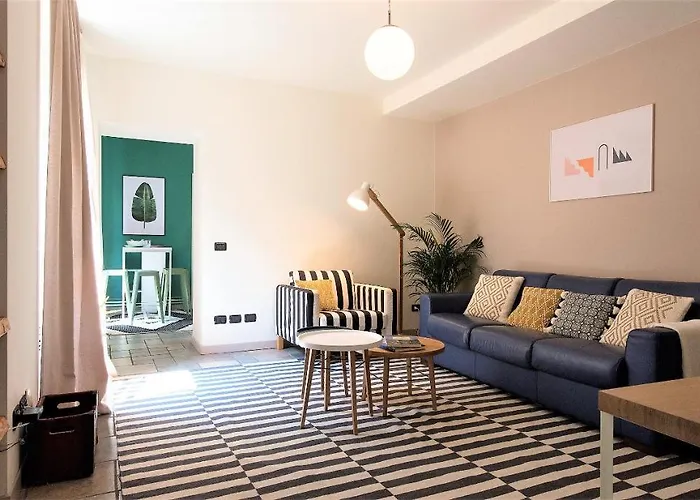 Charming & Modern Flat By Holiday Solutions