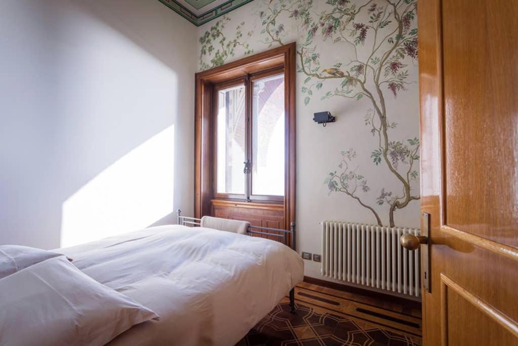 Gaeta Luxury Sleeps 8 Guests *