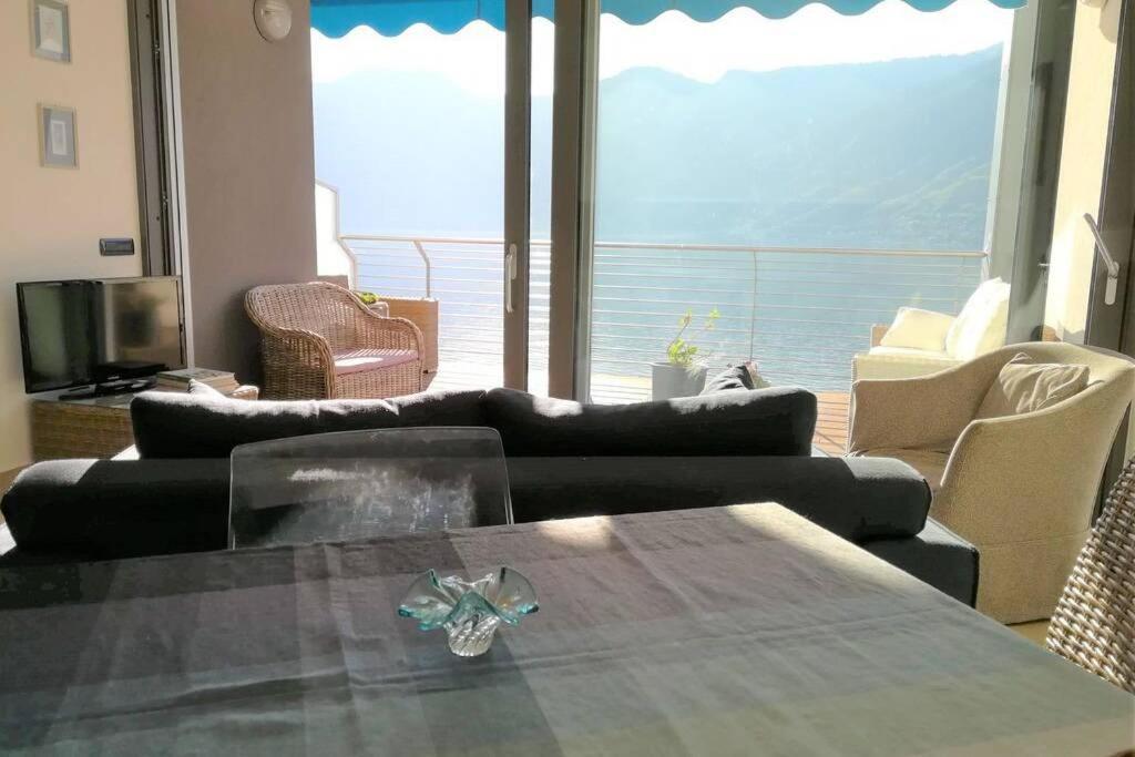 Terrazza Blu * Sala Comacina