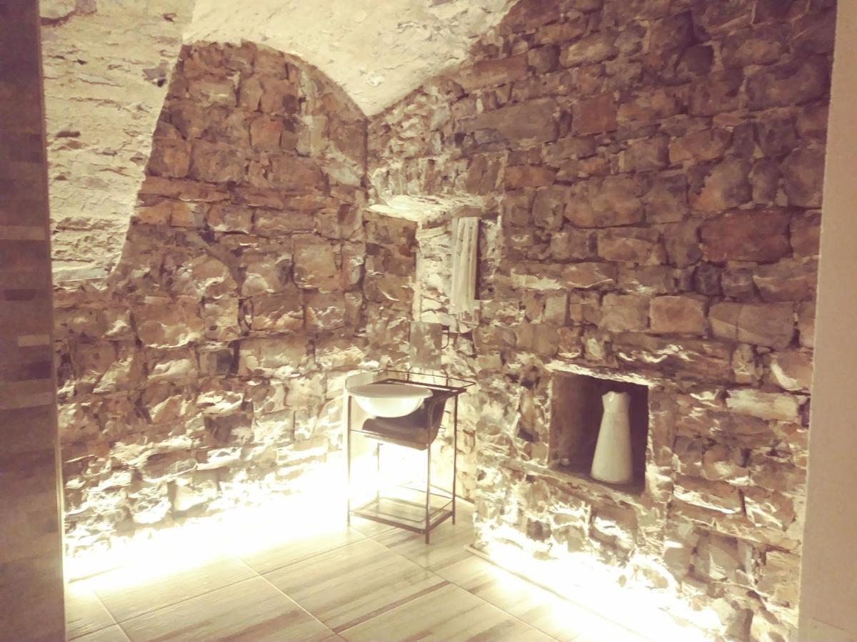 La Grotta Dell'antica Calvasino - Jacuzzi *
