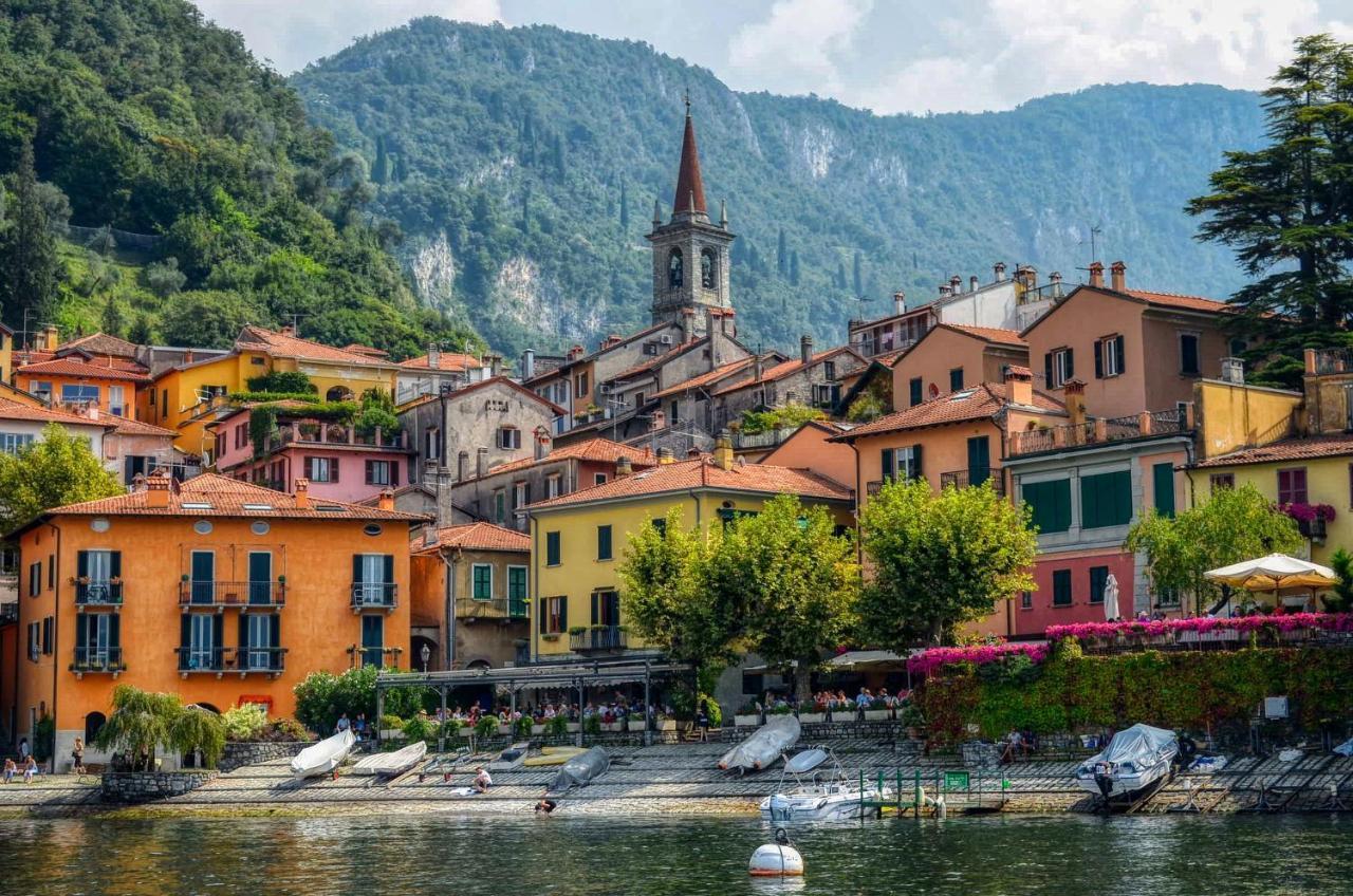 At The Lake * Acquaseria