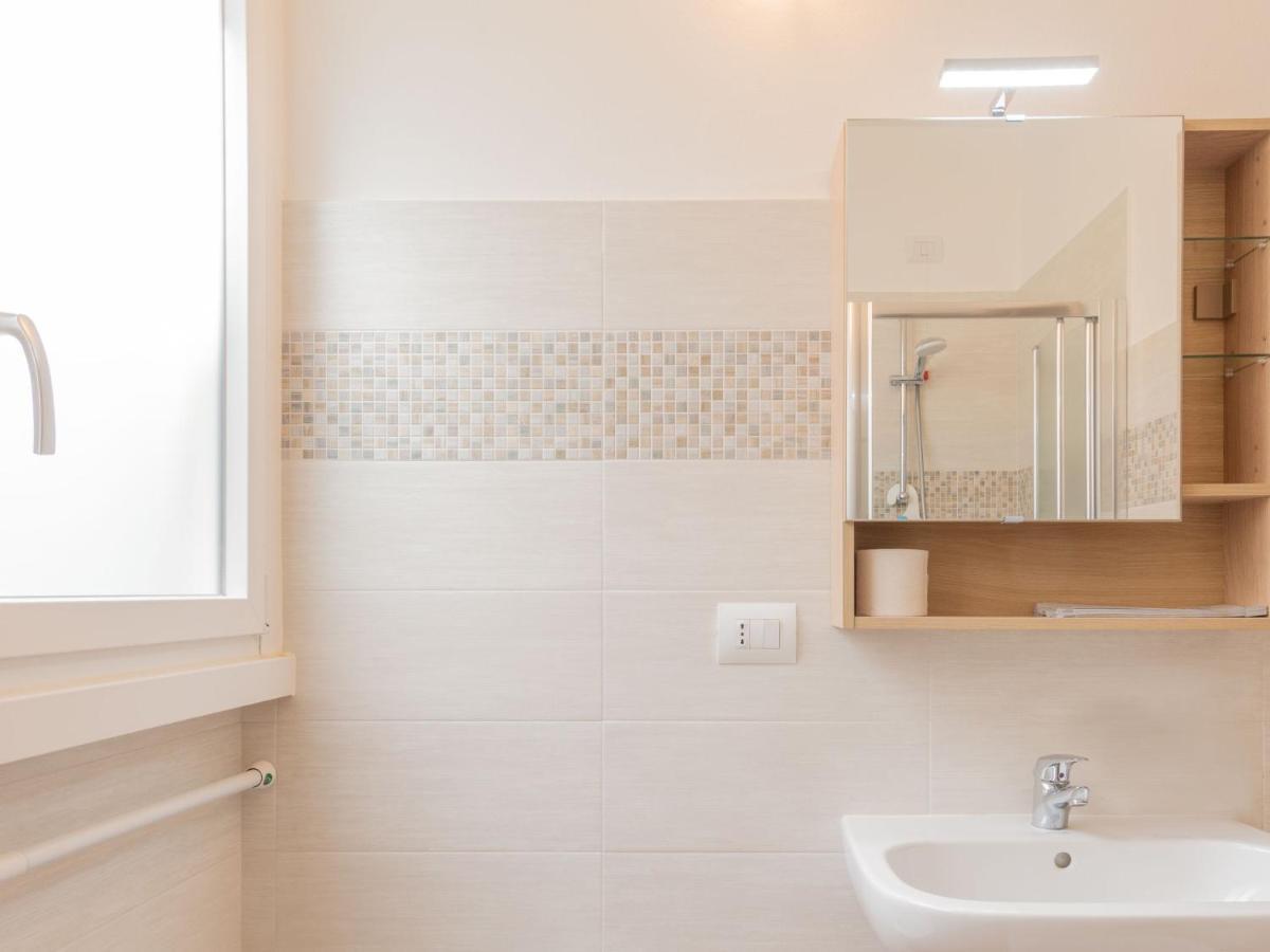 Glicine By Interhome Perledo