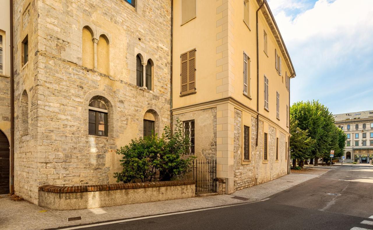 Palazzo Odescalchi Apartment *