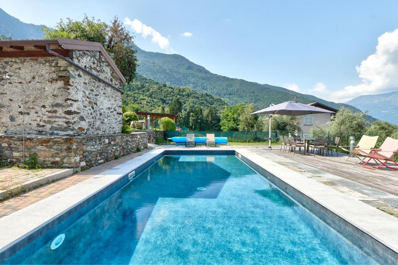 Con Piscina E Vista Panoramica