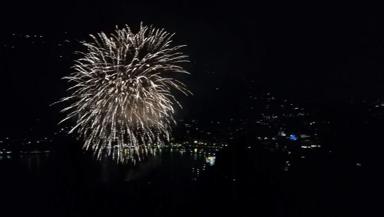Incantesimo Del Lago Ferienhaus *