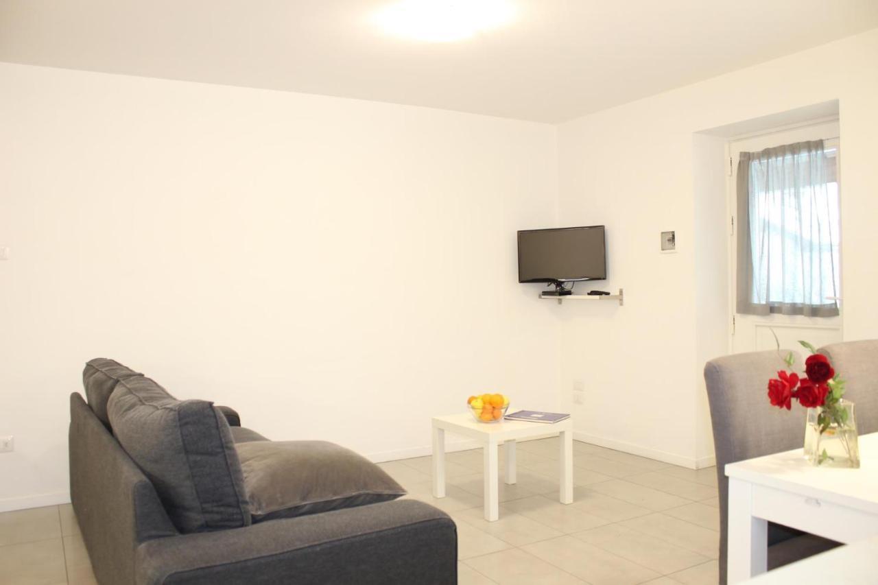 Rose Gialla Firsia Garten Eg Apartment