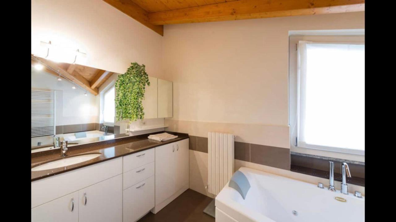 Apartment Luxury Lakefront Maisonette