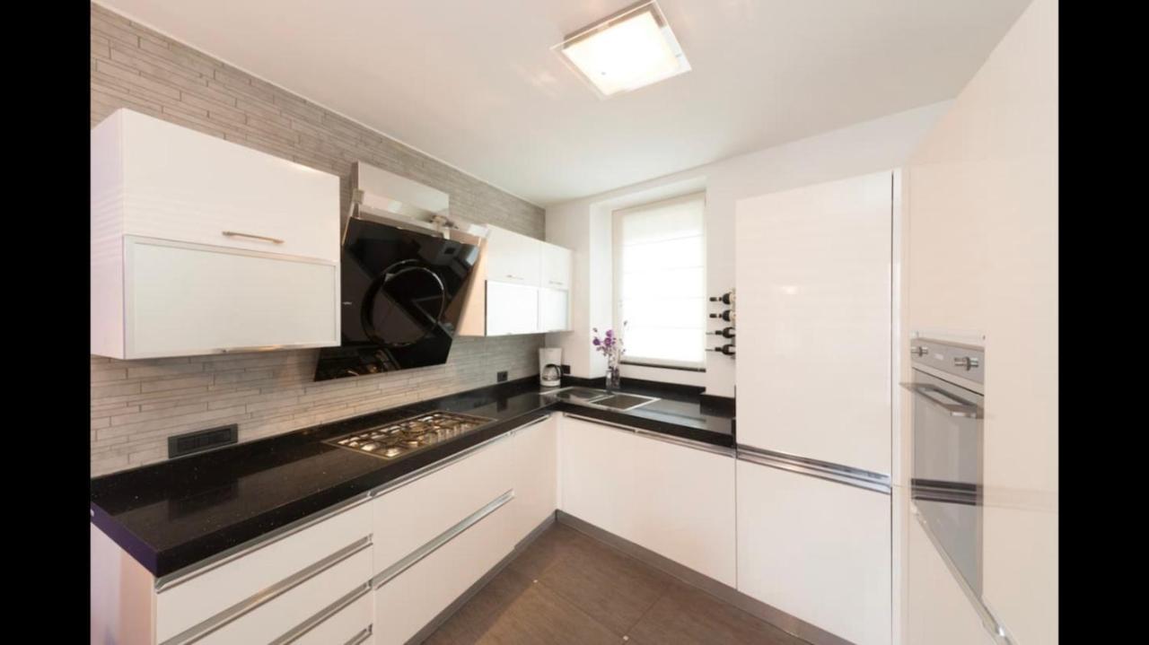 Luxury Lakefront Maisonette Apartment *
