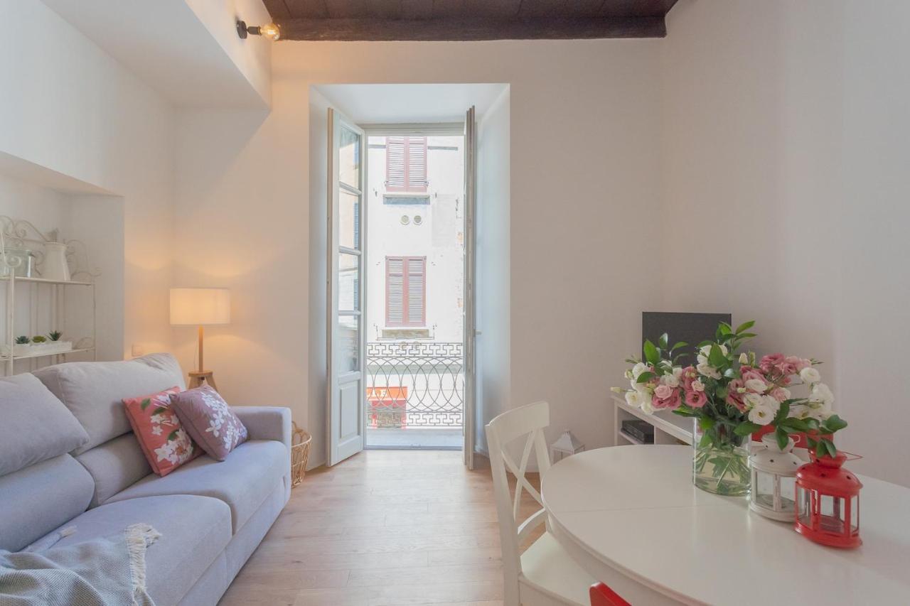 Independence With Balcony By Rent * Como