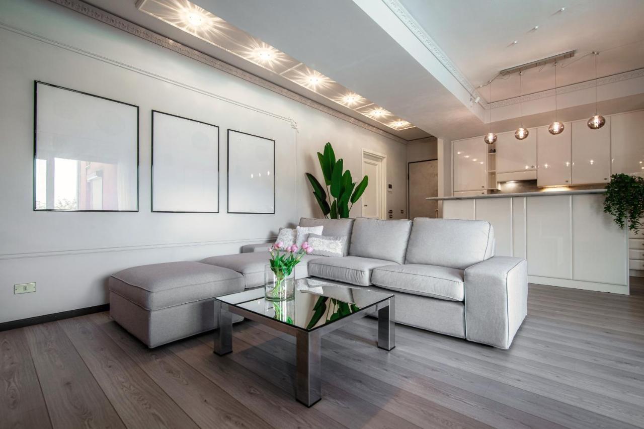 Apartment Florissa - By Myhomeincomo *