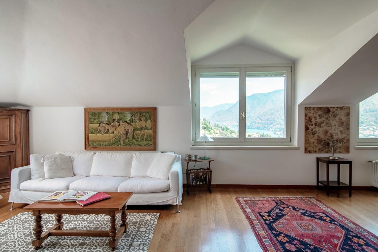Apartment I D'a Charming Penthouse - View- Como- House-130 Mt-2 Double Bedrooms And 2 Double Bathrooms A Spacious Living Room-full Equipped Kitchen-private Garden And Terrace-private Covered Parking