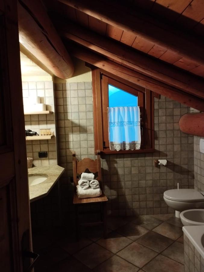 Rosina House E Guest house Colico