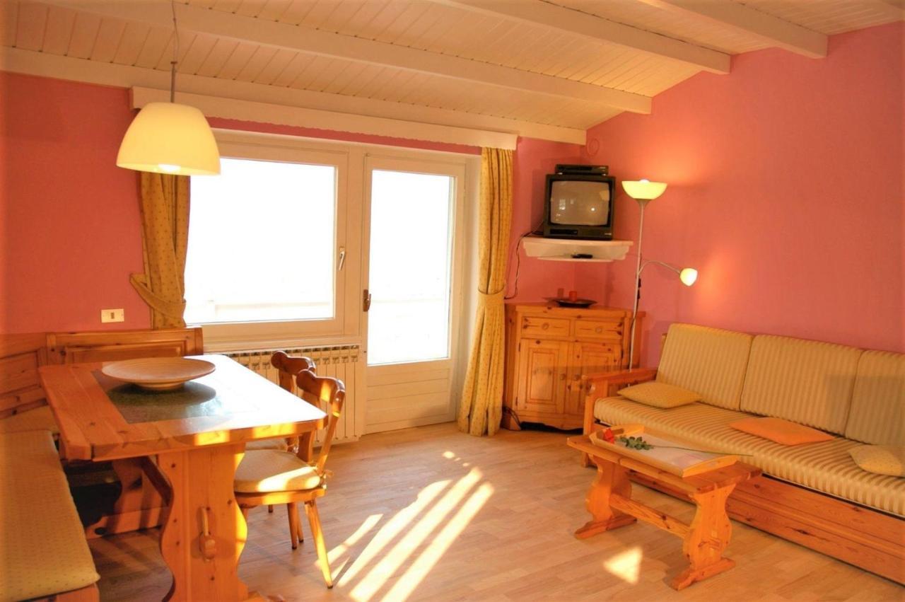 Apartment Sole 2 Terrassen Mit Pool Og Colico