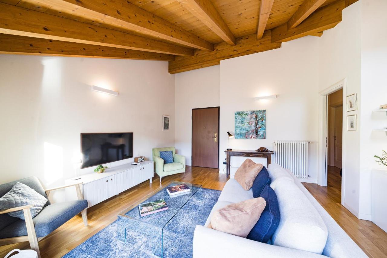 Casa Agatha Lenno- Luxury Air Conditioned Village By Italian Apartment