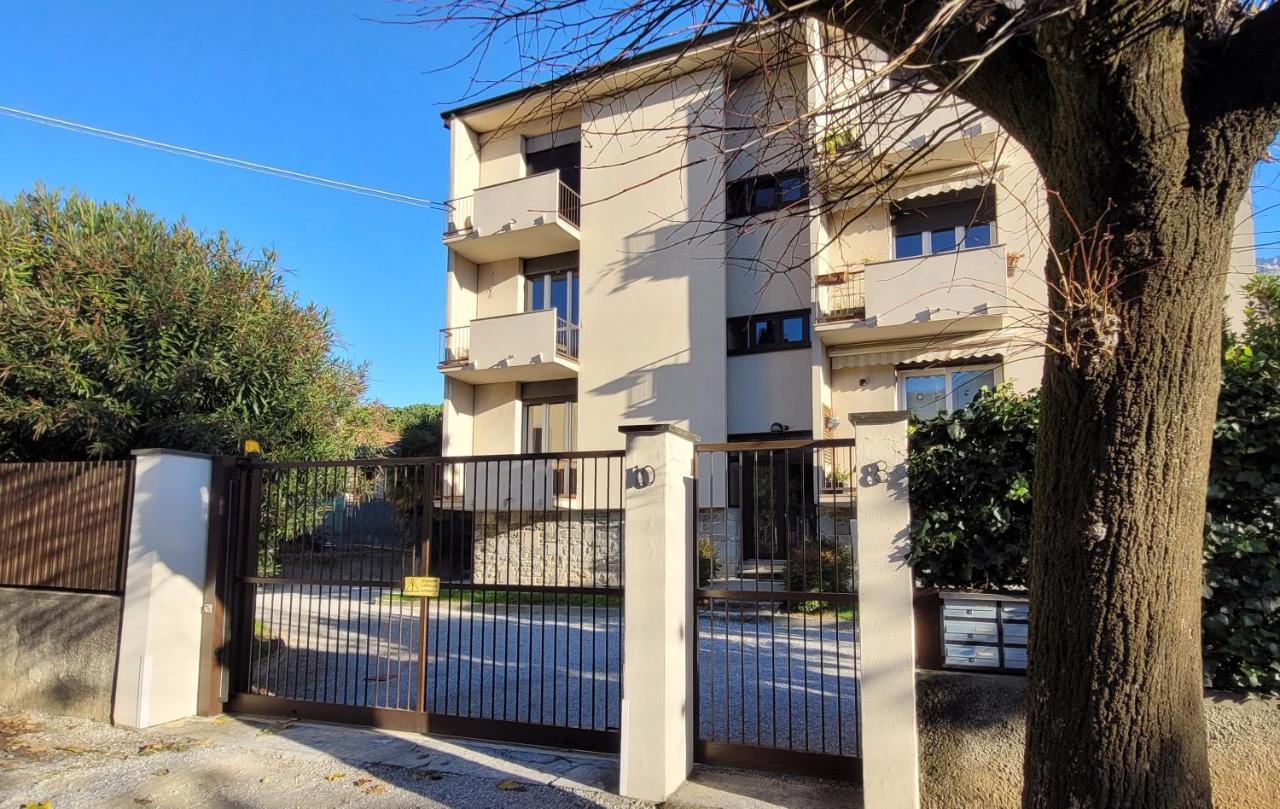 Spacious At Apartment *