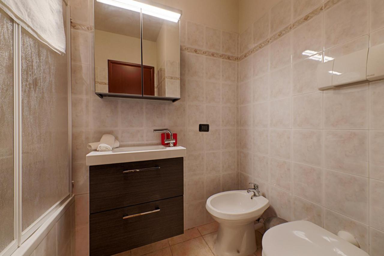 Modern Lakefront 2-bedroom Appartamento