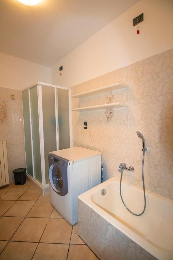 House Nicholas Gera Lario