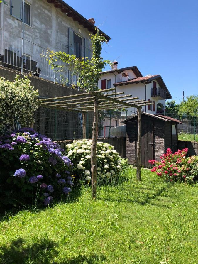 The Children Smile- With Private Garden Colico