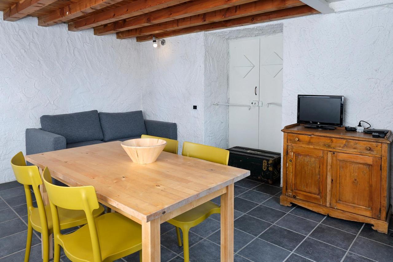 At The Pier Of - The House Of Travelers Apartment Brienno