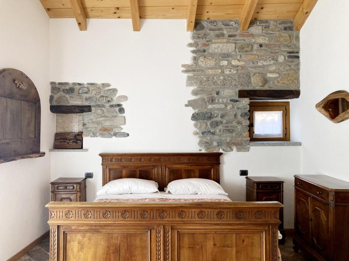 - Rustic Chic Retreat *