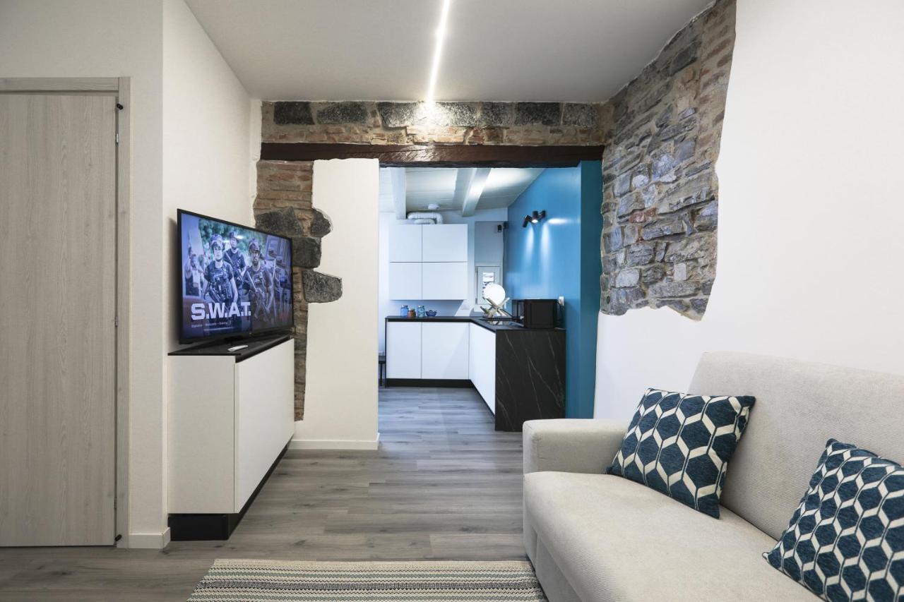 Blue Sapphire Cozy Flat In Center Of City