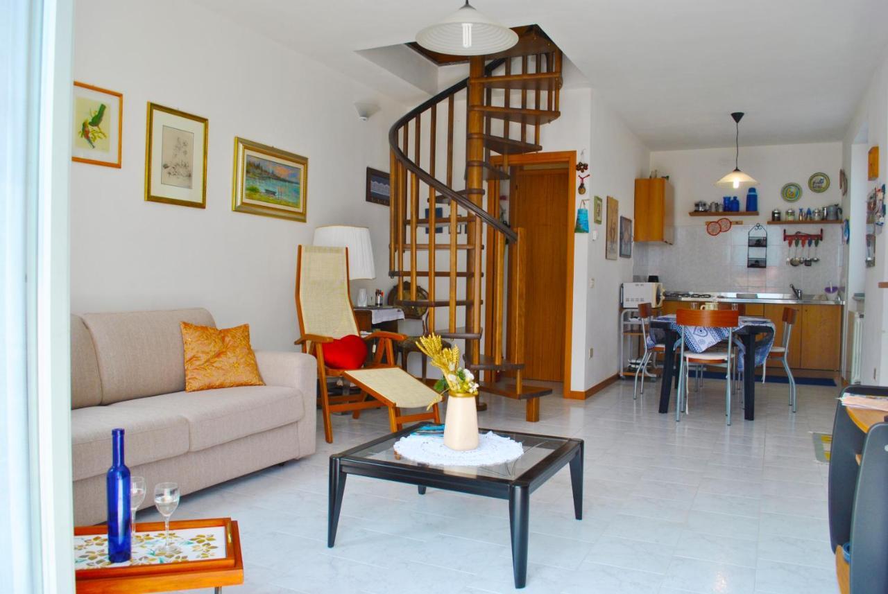 On 2 Levels With Large Terrace Lake View * Sala Comacina