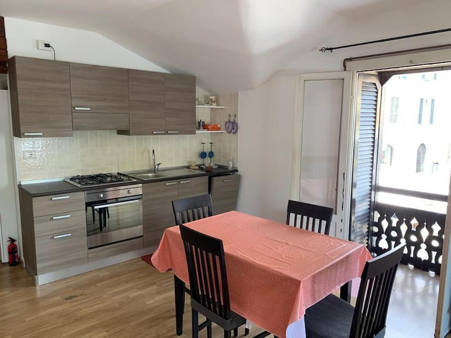 Apartment Casa Rino: Vacanze In Casetta...... Dongo