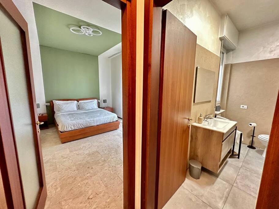 Cost An Business House And Free Park By Revenue House Como