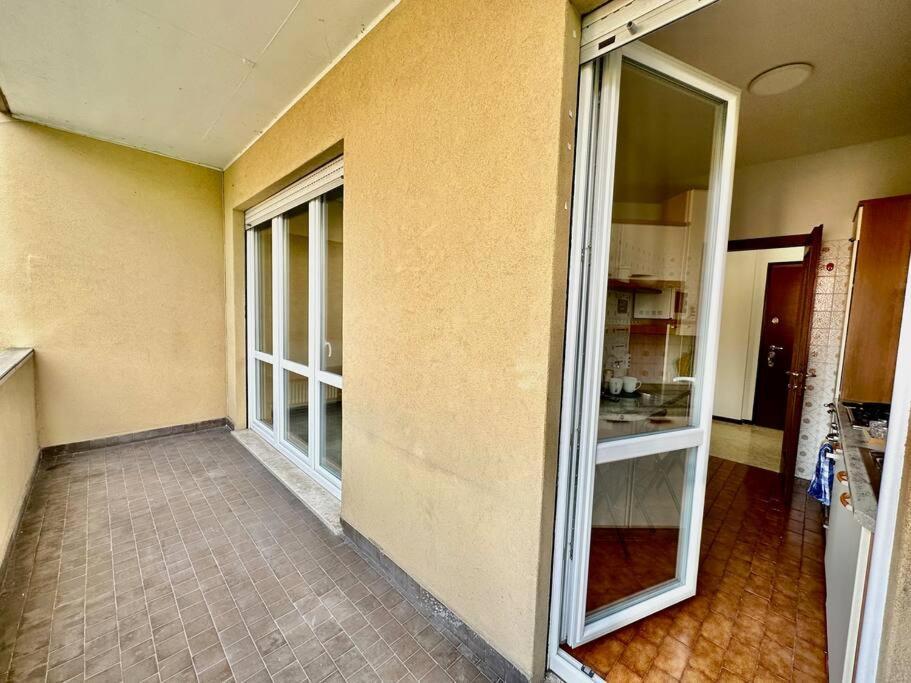 Cost An Business House And Free Park By Revenue House Apartment Como