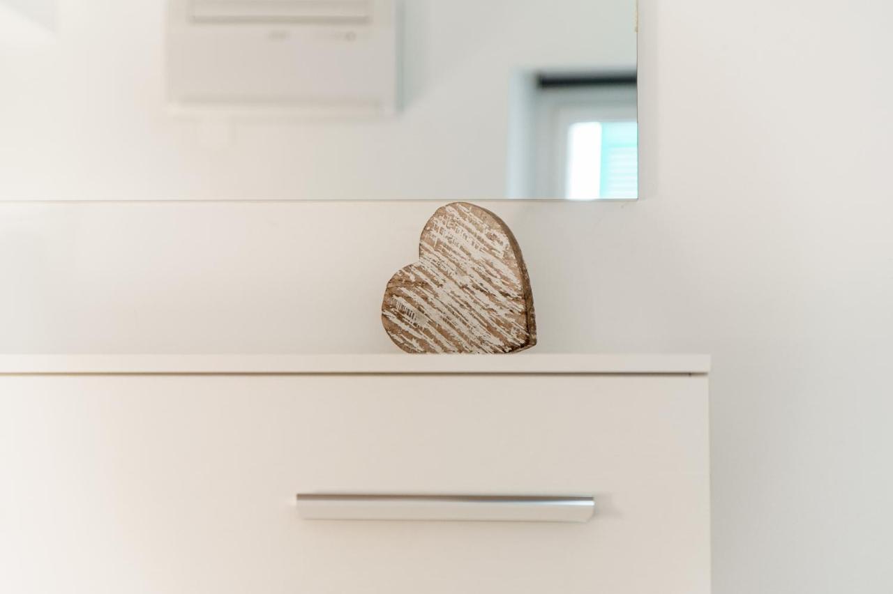 Apartment Love's Corner - By Myhomeincomo Carate Urio