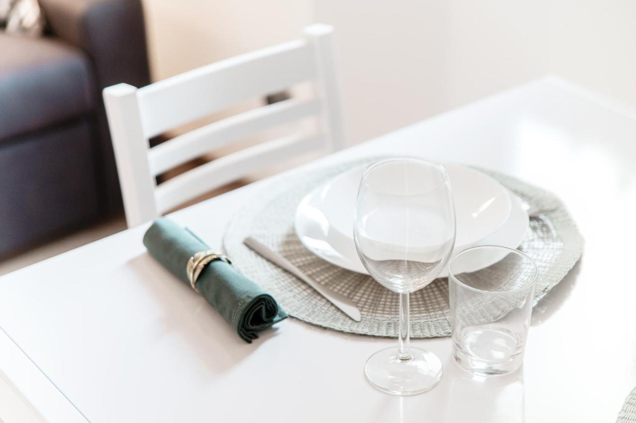 Love's Corner - By Myhomeincomo Apartment Carate Urio
