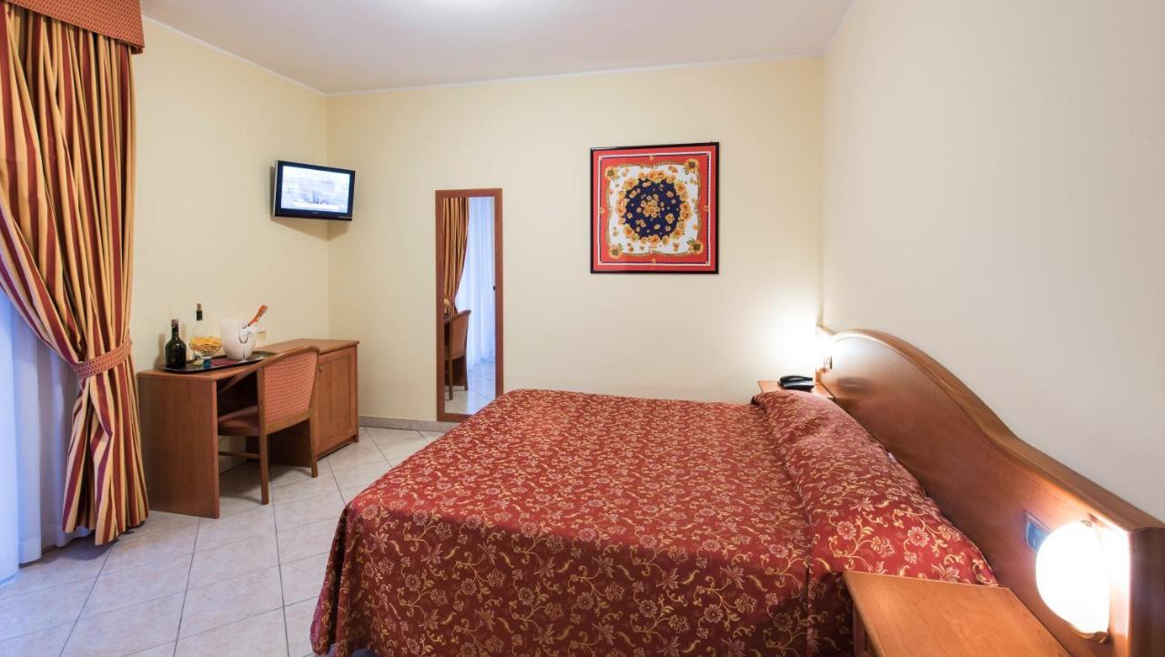 Regina Hotel 3*