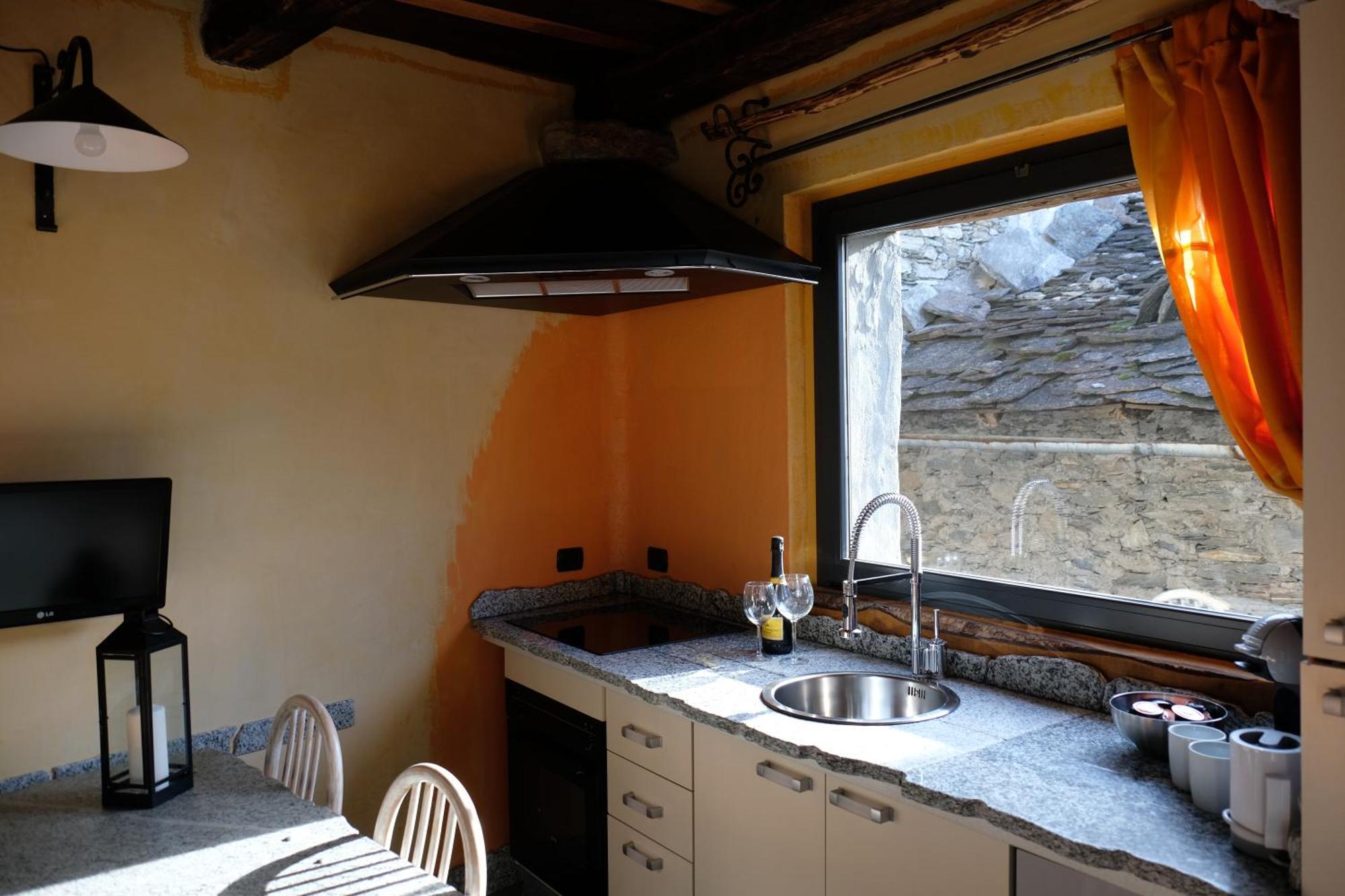 Montemezzo Le In Pietra Apartment
