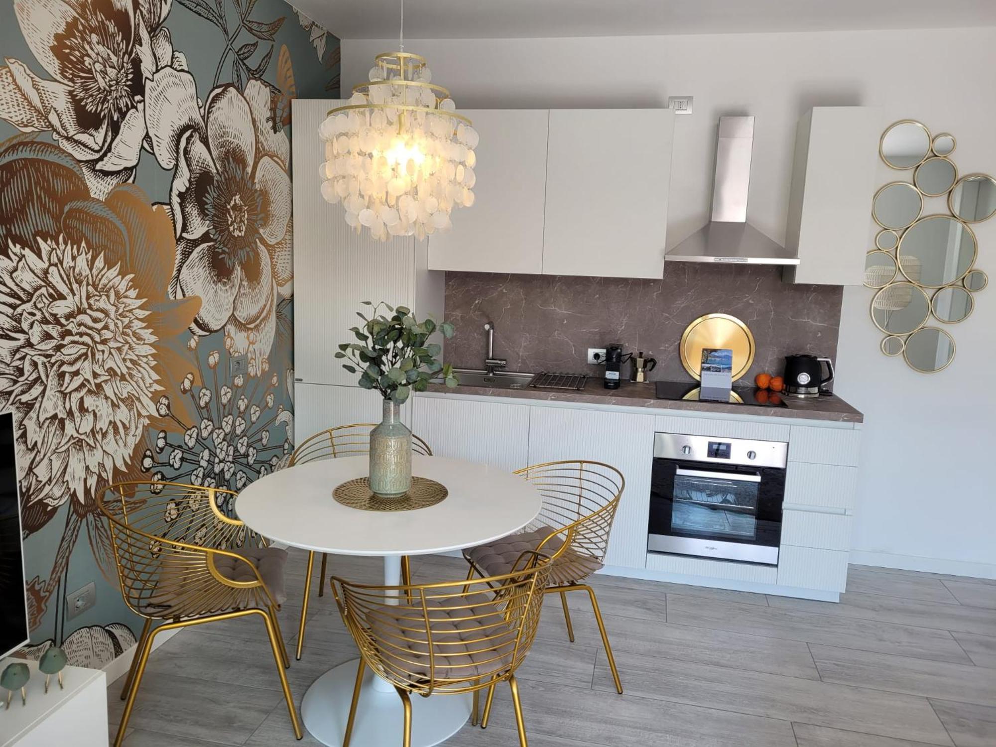 Lago-apartment Midy, Sfeervol, Zwembad, Airco * Domaso