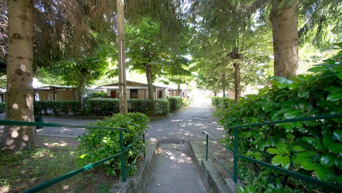 Campeggio Madonna Del Ghisallo Campingplatz Magreglio