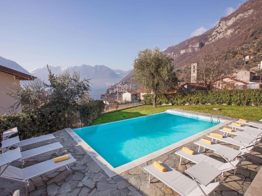 Sanny-grande B Sleeps 8 With Pool By Italian *