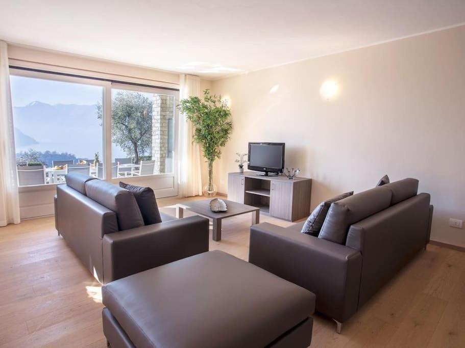Sanny-grande B Sleeps 8 With Pool By Italian Appartamento *