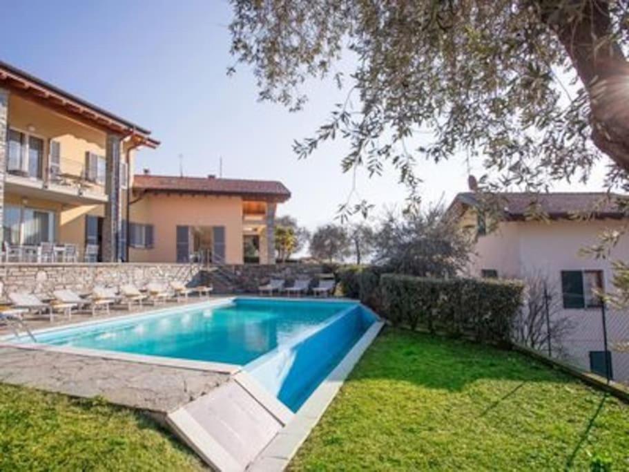 Sanny-grande B Sleeps 8 With Pool By Italian