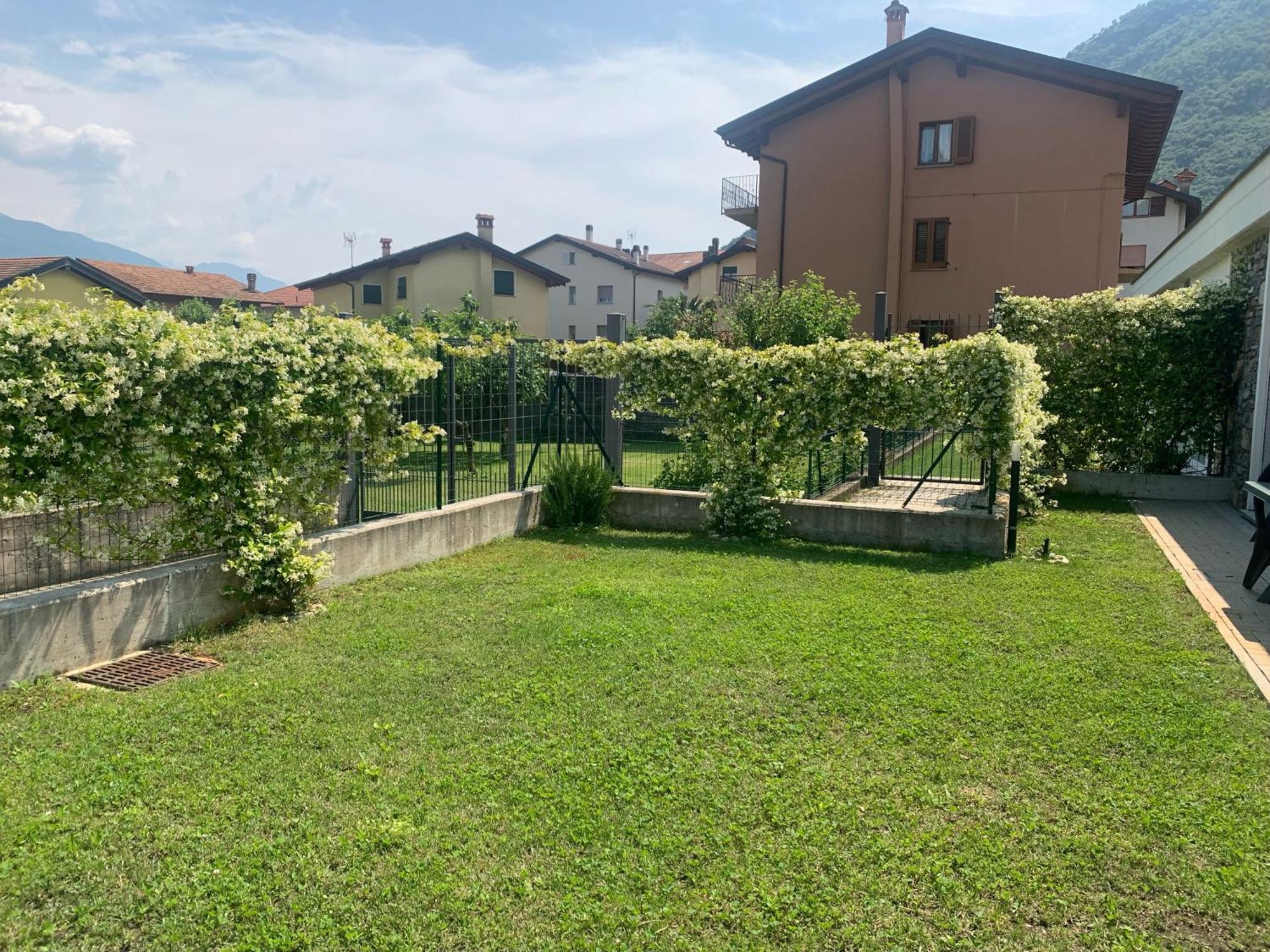 Casa Verde, Dongo, Di Casa vacanze