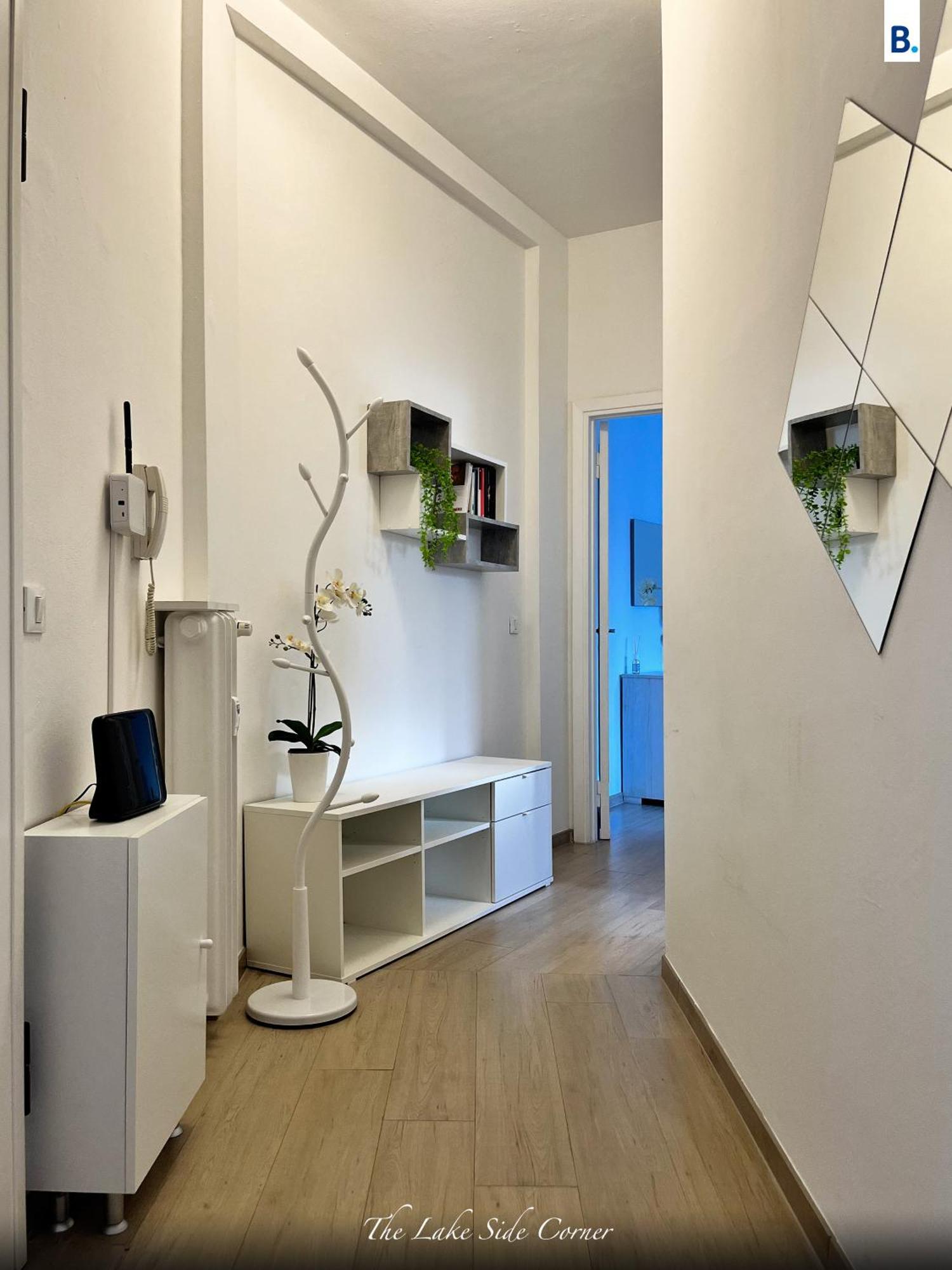 The Lake-side Corner Apartment *