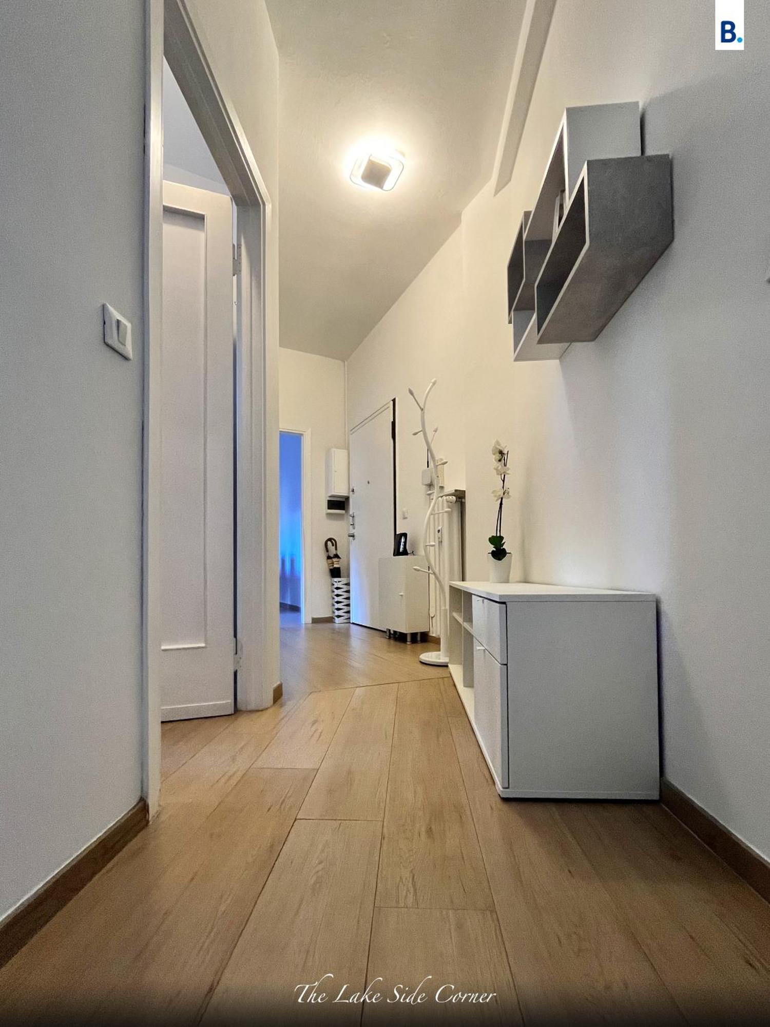 The Lake-side Corner Apartment Como