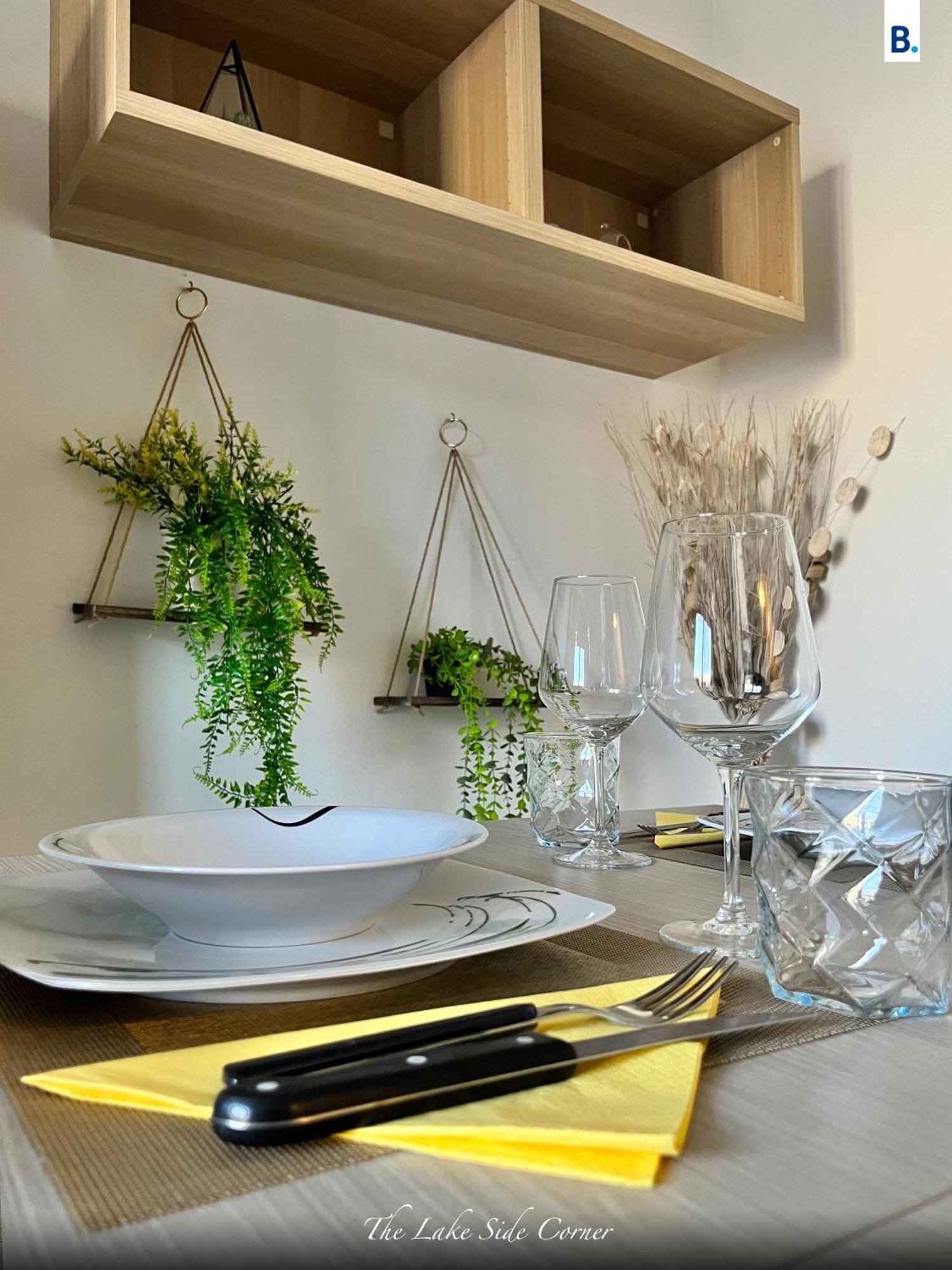 The Lake-side Corner Apartment Como